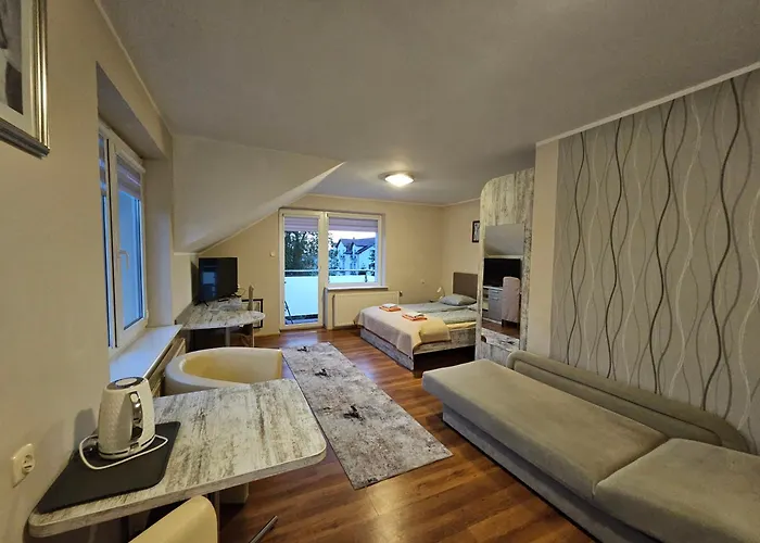 فندق مبيت وإفطار Sympatik Jastrzębia Góra